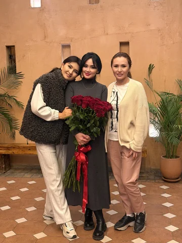 С сестрами 🤍

@kosmetolog.davletovaaizada 
@kosmetolog_davletova