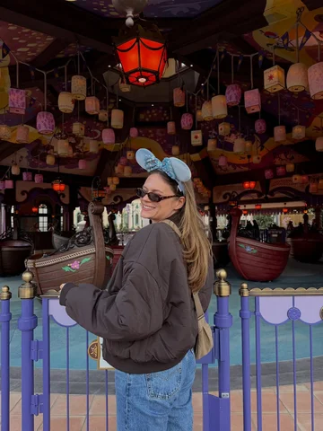 into the unknown ❄️✨💫🏰☃️🩷👸🏼🏮🌟🌷

the most magical weekend at @disneylandp