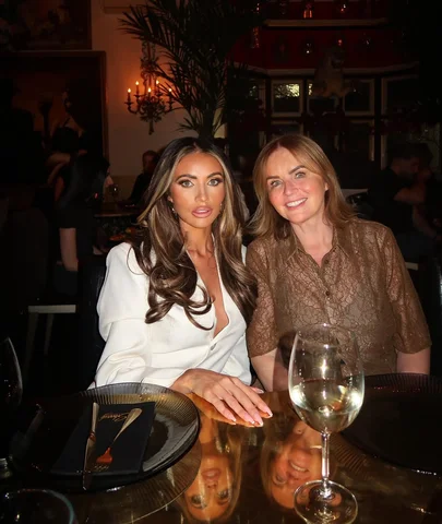 Happy Mother’s Day to my mum @mrsjuliechilds 🤍
My best friend and my absolute e
