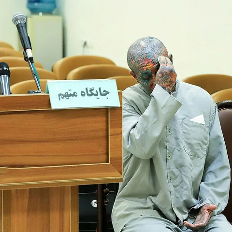 در روزگاری که حقیقت در زنجیر و صداقت در تبعید است، امیر تتلو صدایی‌ست که نه از گ