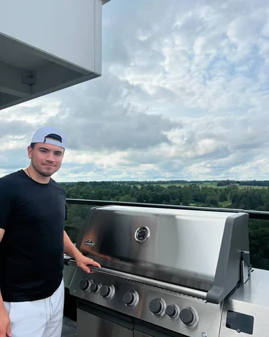 Scoring the perfect grill marks on my new
@napoleonproducts Prestige 665 Connect