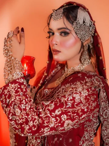 Tose Naina Laage Piya Saware..🫠✨

Makeup: @glambymehvishkhan 
Outfit: @ghazalib