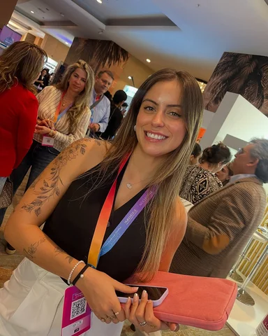 Ayer tuve la GRAN oportunidad de presentar #ultracol en el congreso de @academys