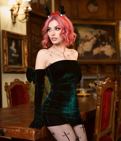 I feel like I took a little nap and somehow it’s December 

Photos by @happytrig