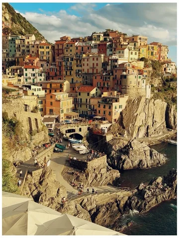 The sights and sounds of summer on the Italian coast. #italy #travel #shotonipho