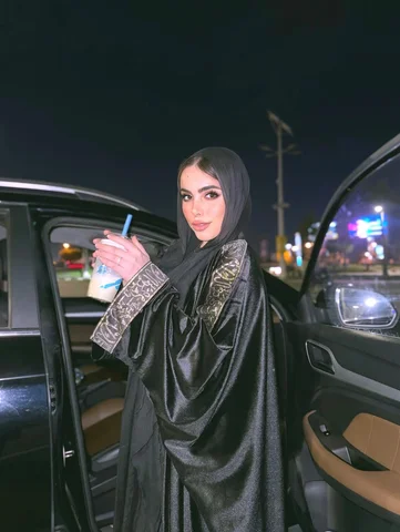 Today’s abaya look 👀✨🌘
.
Abaya from : @sunny.egy