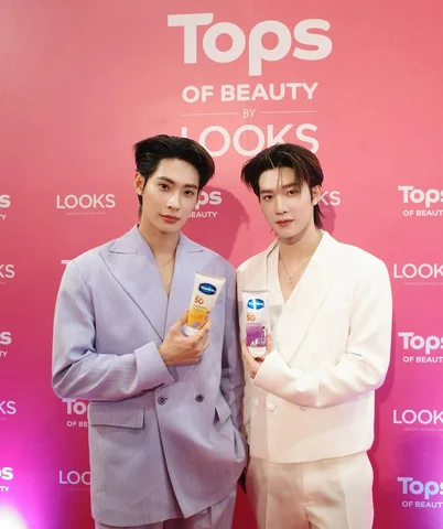 จบไปแล้วนะครับกับงาน Tops of Beauty ที่พวกเราติวเตอร์-ยิม ไปทำกิจกรรมร่วมกับแบรน