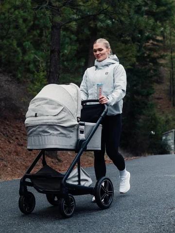 Lately, it’s been afternoon walks & this 🤍 caffeine-free DÓTTIR ✨ @drinkdottir
