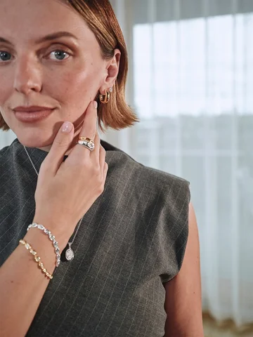 Your favourites, restocked. 
These @esteelalonde x Daisy pieces are back in stoc