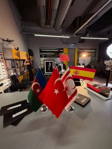 Yeni ekledik. Ofise çok yakıştı 🇪🇸