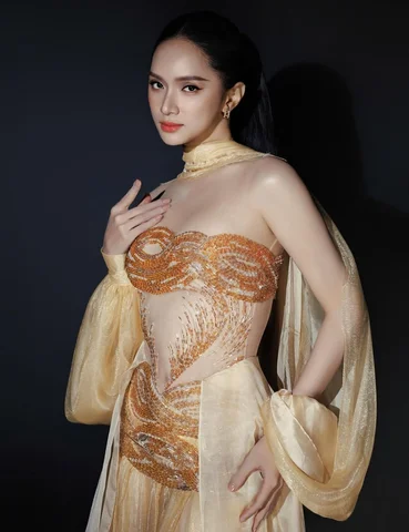 Congratulations my girl @hoaminzy_rose 💛

#huonggiang #hoaminzy #bacblingfancon