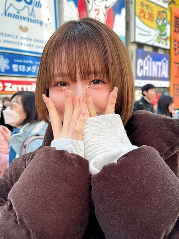 🐙
⁡
YouTubeで大阪旅が公開されてるよ〜！
⁡
第1弾は、飲み歩き🍻
第2弾は、1万円使い切ろう企画💸
⁡
両方いーーーっぱい食べました！！笑
⁡