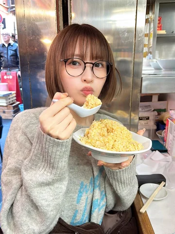 🍚
⁡
久しぶりに珍々軒のチャーハン✨️
⁡
この日は休日に行ったから
いつもより少し長めに並んだけど、
それでも食べたくなるんだよなぁ〜！
⁡
餃子も美味し