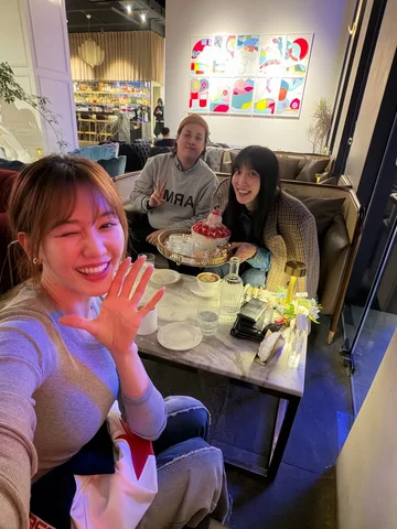 오억만년만에 만난 @parkjungminsta 박정민씨와 성훈씨 ㅋㅋㅋ
밥에 디저트까지 풀코스로 쏴주시고
거기에 + 시트콤까지 ㅋㅋㅋㅋ

진짜 
