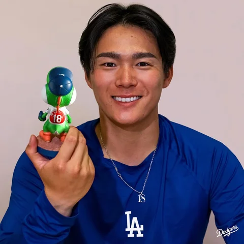Yoshinobu x Yoshi.

Get your Yoshi Bobblehead presented by The Super Mario Galax