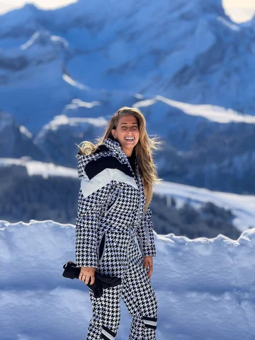 🎿on top of the world🎿 with our whole world 🌍 Feel so grateful to be in the mo