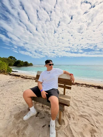 Perdido en los cayos de Belice 🇧🇿 con @elprimaso_ y lo amigos de @kai.travelto