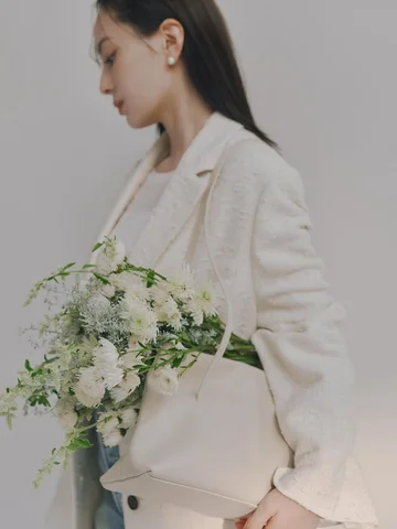 ⁡
@anuans.official 
2026 Spring Collection LOOK 🍃
⁡
@toshiakikitaoka 
@akiyamah
