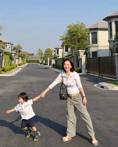 ขอให้เธอยิ้มได้ ในทุกวันที่โลกไม่ใจดี