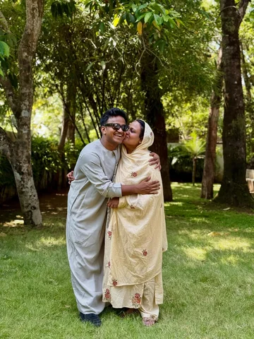 A small gesture for the woman who gave me her everything.
Who raised me with lov