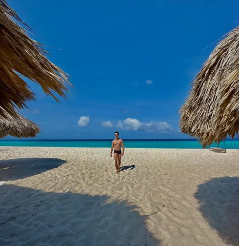 Curaçao nunca vai te decepcionar! Um dos lugares mais lindos da terra!🏝️ 

#tri