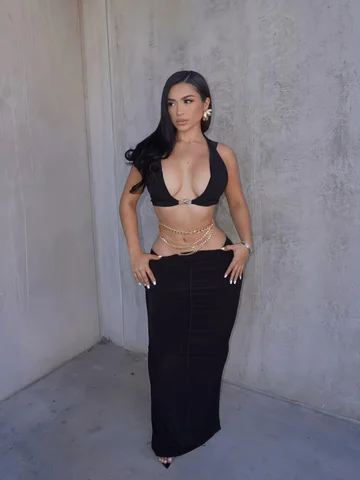 @FashionNova - 

Bling It On Belly Chain - Gold

Smoking Allure Hooded Maxi Dres