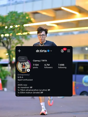 Update CV tapi bukan soal gelar, bukan soal punya mobil apa, bukan soal lulusan 