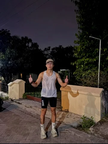 Siapa di sini yg hobi kalistenik + lari?
Olahraga simple yg bisa dilakukan dari 