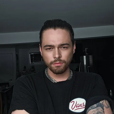 👀