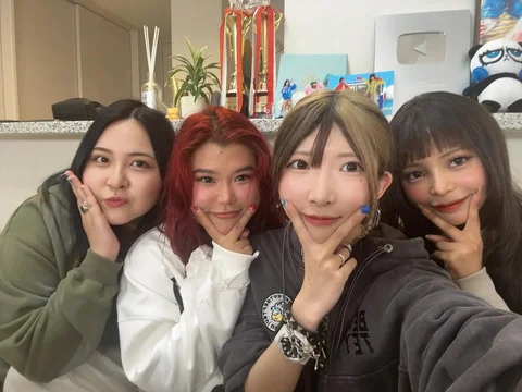 こんな緊張せずに初コラボ動画撮ったの初めてwww