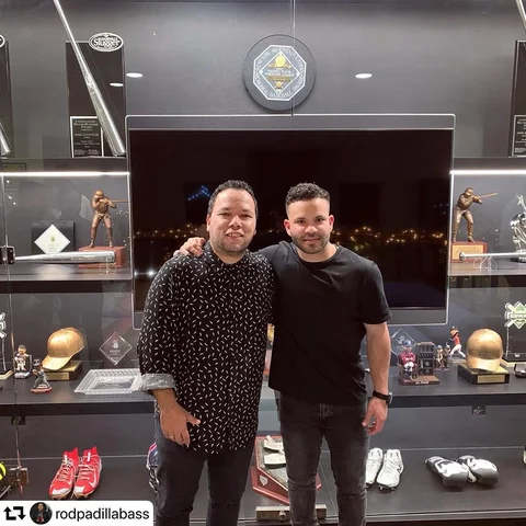 Con este grande de la música🎵 @rodpadillabass . Gracias por todo ayer hermano, 