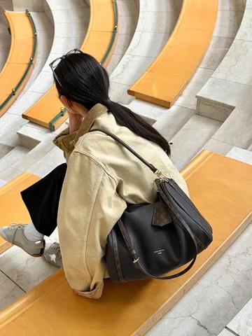 @louisvuitton  EXPRESS 🧡🗞️

#LouisVuitton
#LVFashion
#LVExpress #PR