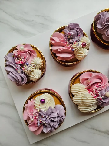 Forever classic combination 🤍🩷💜

🧁รับทำคัพเค้ก/เค้กทรงสูง/งานแกะลาย (ของทางร