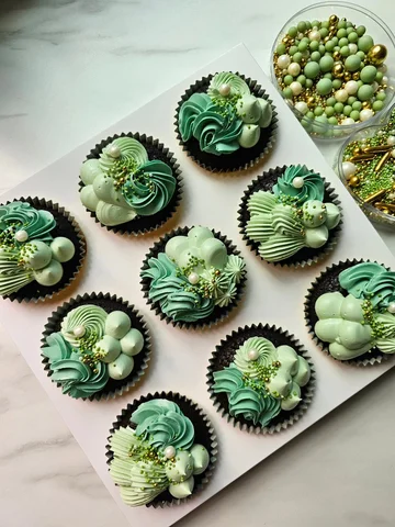 My heart full of joy...the joy of baking💚

🧁รับทำคัพเค้ก/เค้กทรงสูง/งานแกะลาย 