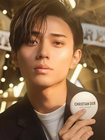 dior
starring : Ren Nagase
photo : Yoshiyuki Nagatomo
stylist : katsuhiro  yokot