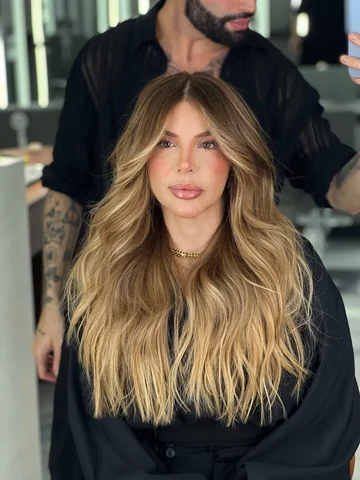 Um cabelo com bastante profundidade e uma ponta extremamente iluminada são meus 
