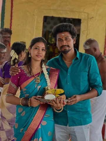 Lyrics (S)peak❤️🙂‍↔️
Iwlo peru en life maaranum nu wait paneengala🥺 sathyama n