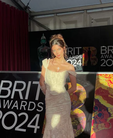 Brits red carpet !! ˚˖𓍢ִ໋♥️✧˚.💋👠⋆🥀
I had soooo much fun thank u @instagram, 