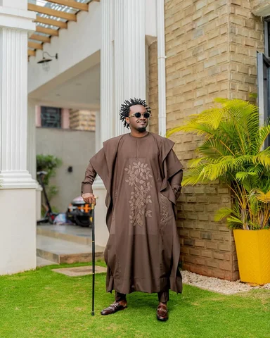 To my Muslim Friends; Lengeni tuu Simu Kabisaa … Kumbukeni Easter na Christmas H