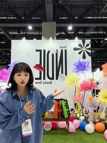 Me fui para quitar las maldiciones en @indiebeautyshow 🇰🇷🤣♥️ #anacoreana #ind