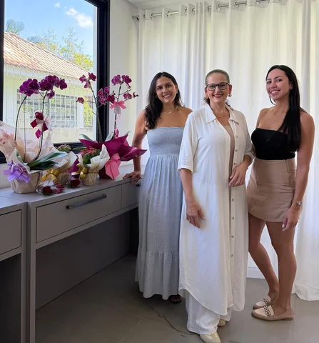 Desejamos a você um Feliz Dia das Mulheres, recheado de alegrias e realizações. 