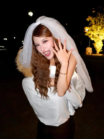 ご報告💐
・

Just married💍
この度大好きな彼のお嫁さんになりました👰‍♀️🤍

これから夫婦共々宜しくお願いいたします✨

・