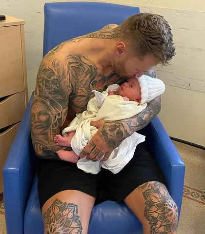 Crew Jax Christie 💙
Born: 15:57, 13th September 2021 
Weighing: 8 pounds 6 oz 
