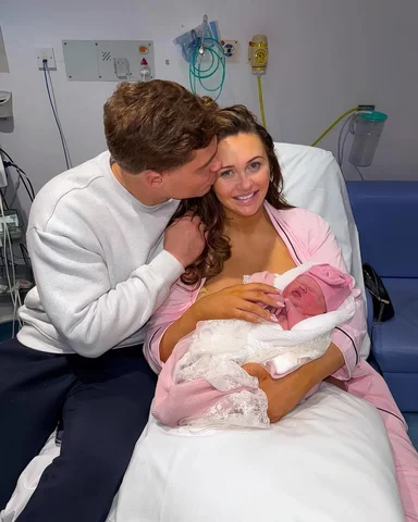 My darlings I’m soooo excited to introduce our baby girl to you all 💕 Gigi Daws
