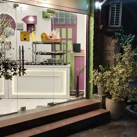 Notre boutique se trouve à côté de l'ambassade de canada de Benaknoun
Position g