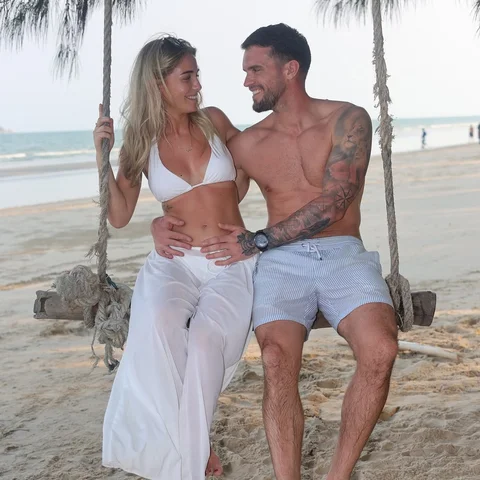Happy birthday to my soulmate @gazbeadle and happy birthday Daddy from the bump�