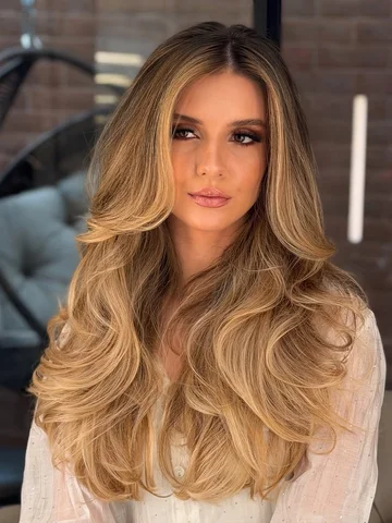 Vanilla honey ✨
Cabelo que preserva saúde dos fios mas na esquece a intensidade 