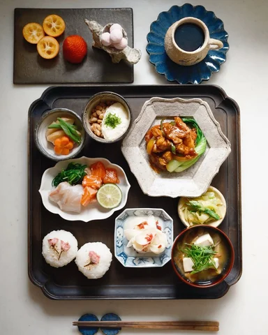 Today’s breakfast.
和え物多めの朝ごはん
アサカシはあだちゃんからもらったさくら豆

昨日は「はなとむぎ」にたくさんの反応をいただきありがとう