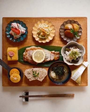 輪花三姉妹で朝ごはん
アサカシはあだちゃんにもらった温泉餅
今週もよろしくお願いします☺︎
・
いちごとクレソンの白和え
切り干し大根サラダ
新じゃが煮っ転がし