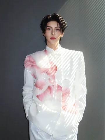 🌸🕊️

hair @yukanamitsu 
styling @tsukamocchan_stylist
